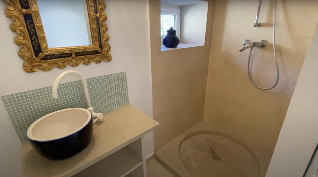 Photo of Bathroom in Dun-le-Palestel