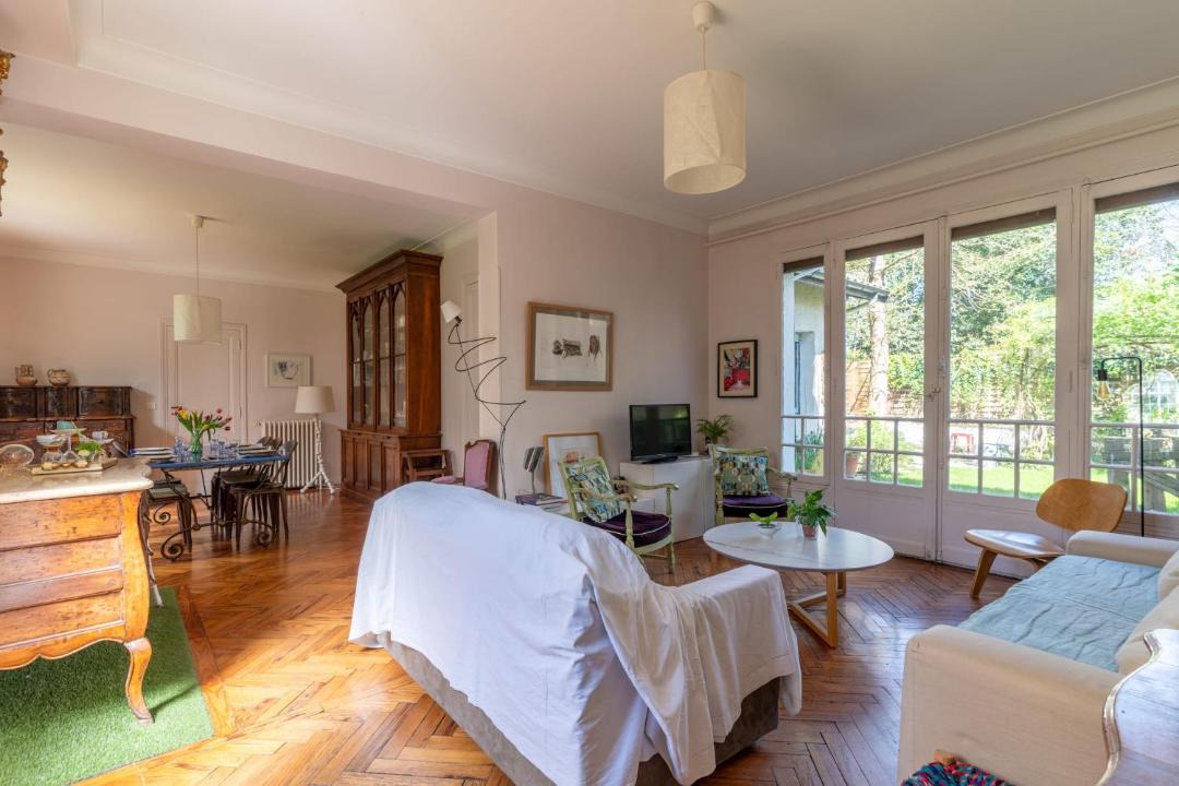 Photo of Livingroom in Saint Genes
