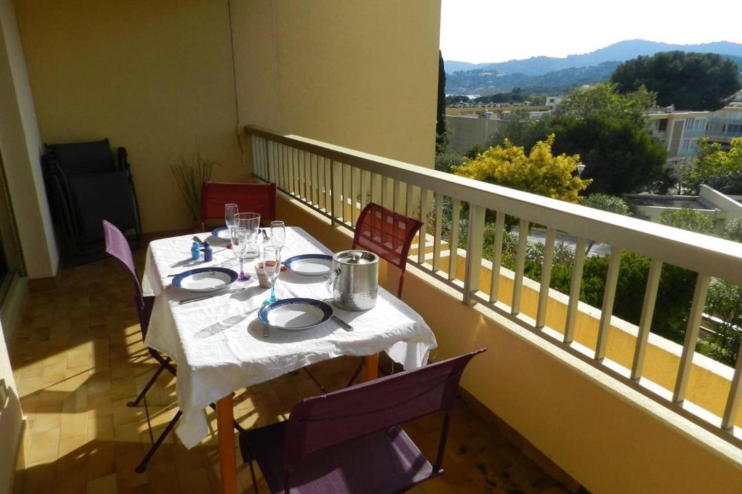 Photo of Patio Balcony in La Faviere