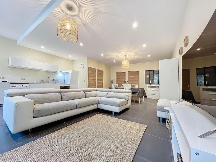 Photo of Livingroom in Cenac