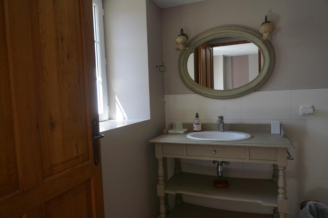 Photo of Bathroom in Saint-Genes-de-Castillon