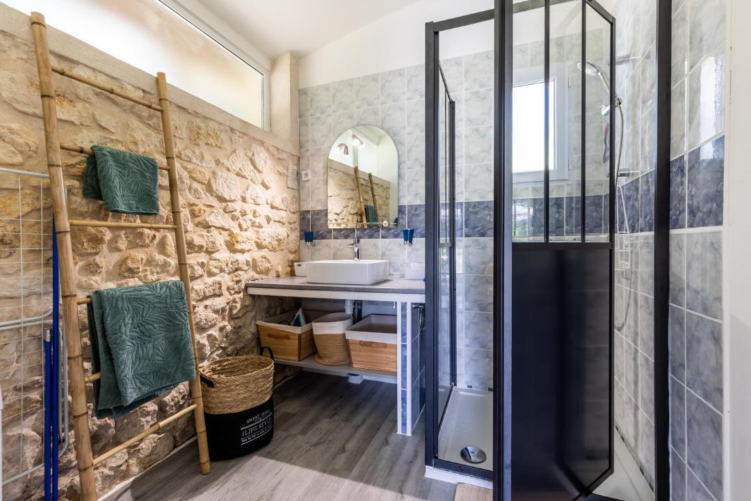 Photo of Bathroom in Lesparre-Medoc