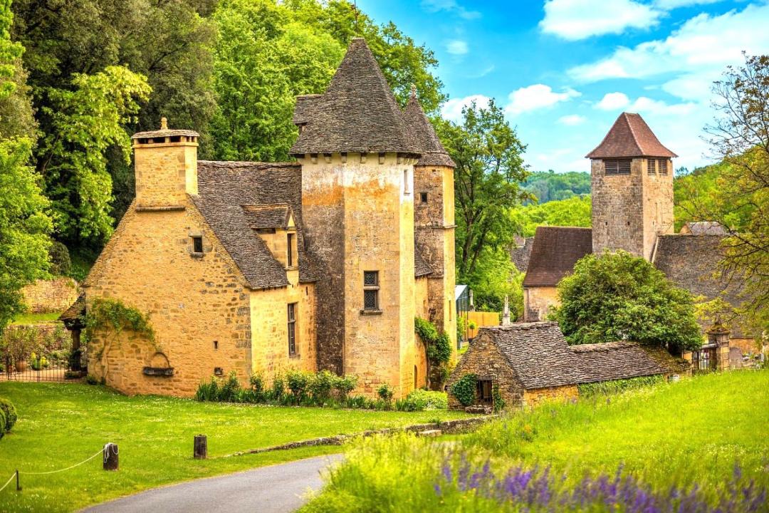 Photo of Buildings in Saint-Crepin-et-Carlucet