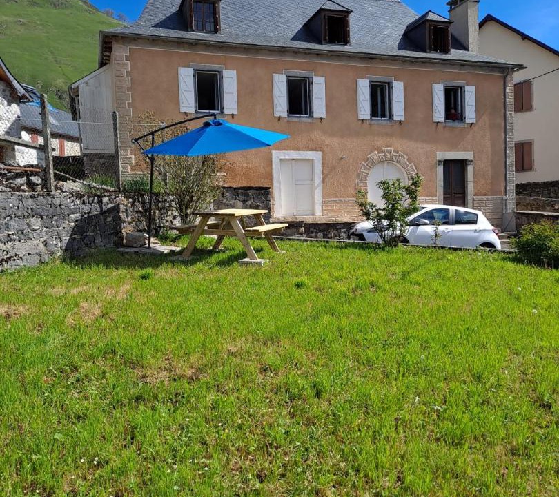 Photo of Buildings in Lescun
