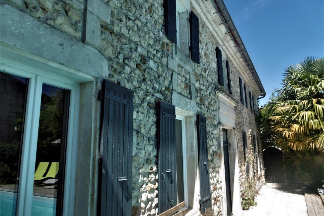 Photo of Buildings in Saujon