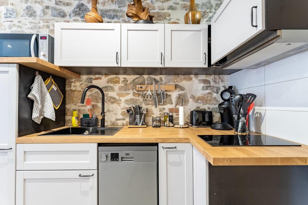 Photo of Kitchen in Hyeres City Centre