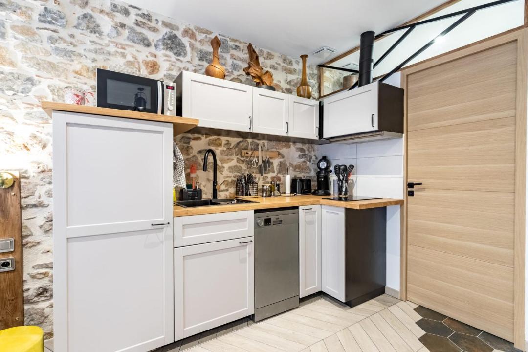 Photo of Kitchen in Hyeres City Centre
