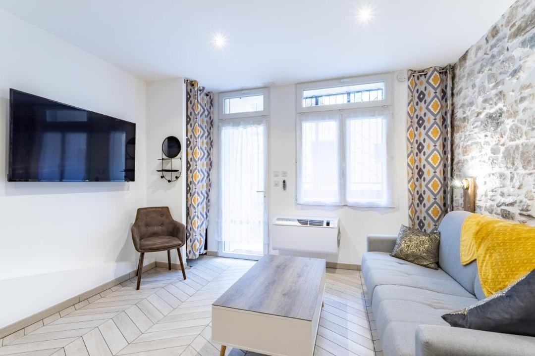 Photo of Livingroom in Hyeres City Centre