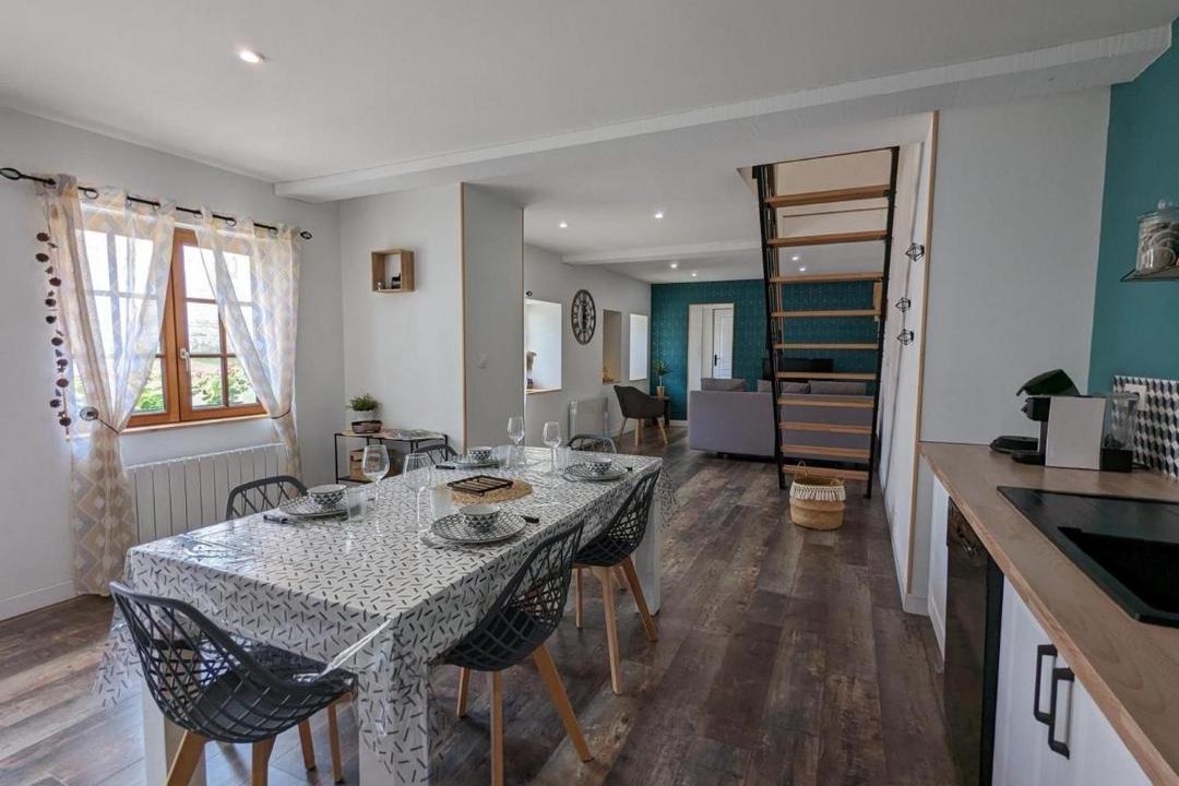 Photo of Livingroom in Saint-Meme-les-Carrieres