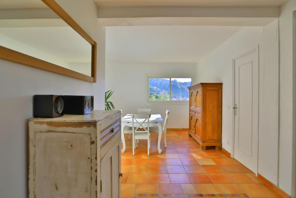 Photo of Livingroom in Bormes-Les-Mimosas