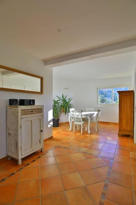 Photo of Livingroom in Bormes-Les-Mimosas
