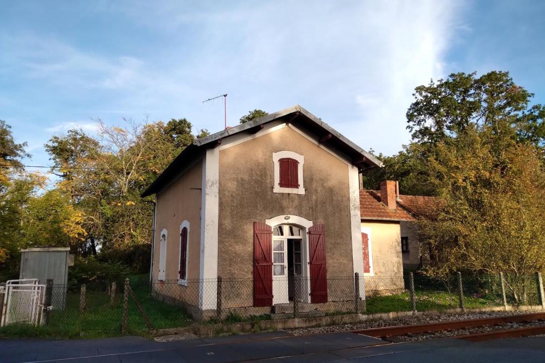 Photo of Buildings in Lathus-Saint-Remy