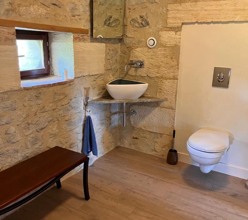 Photo of Bathroom in Lamothe-Landerron