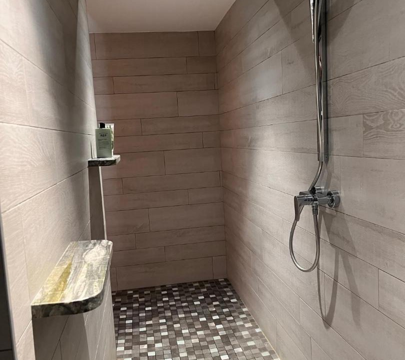 Photo of Bathroom in Lamothe-Landerron