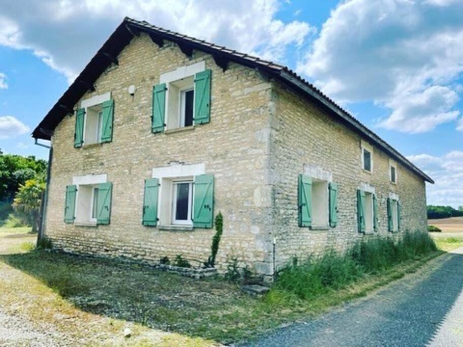 Photo of Buildings in Puyreaux