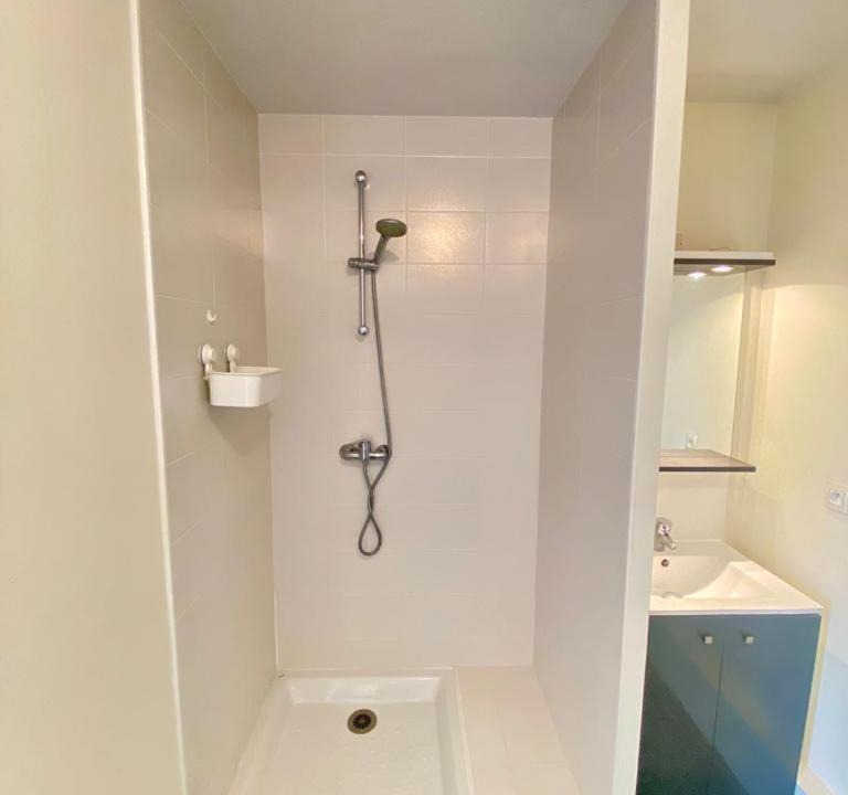 Photo of Bathroom in Cenon