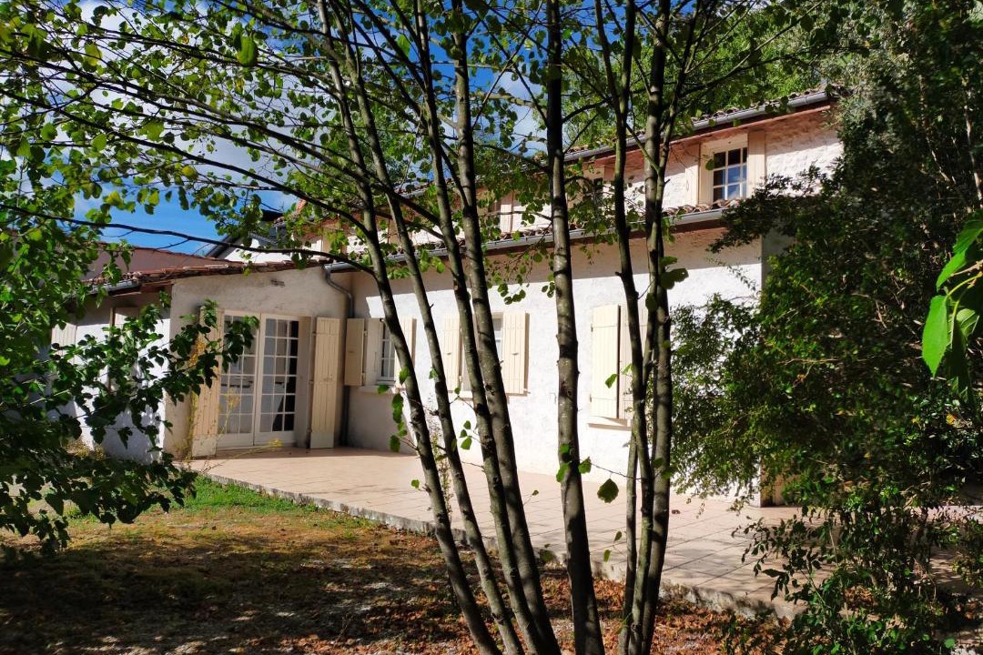 Photo of Buildings in Courcoury