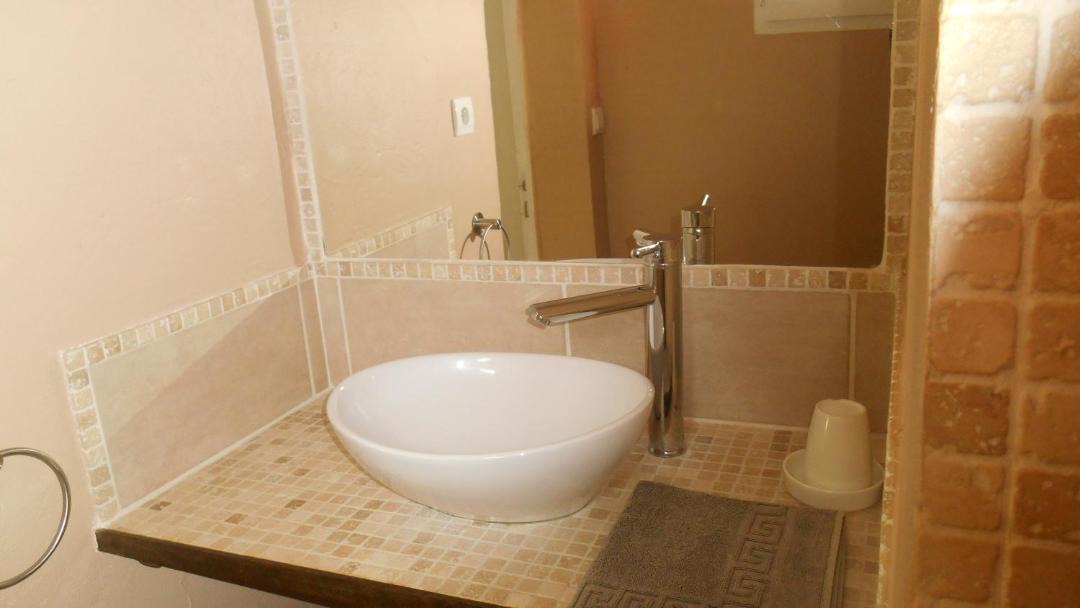 Photo of Bathroom in Eyragues