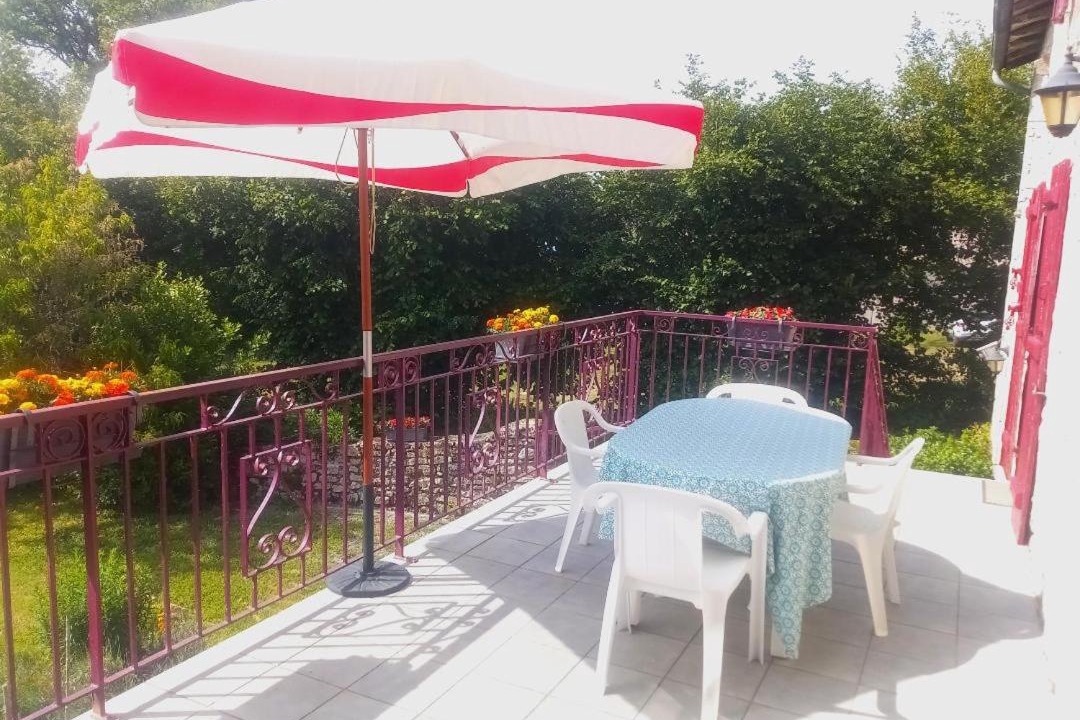 Photo of Patio Balcony in Montrol-Senard
