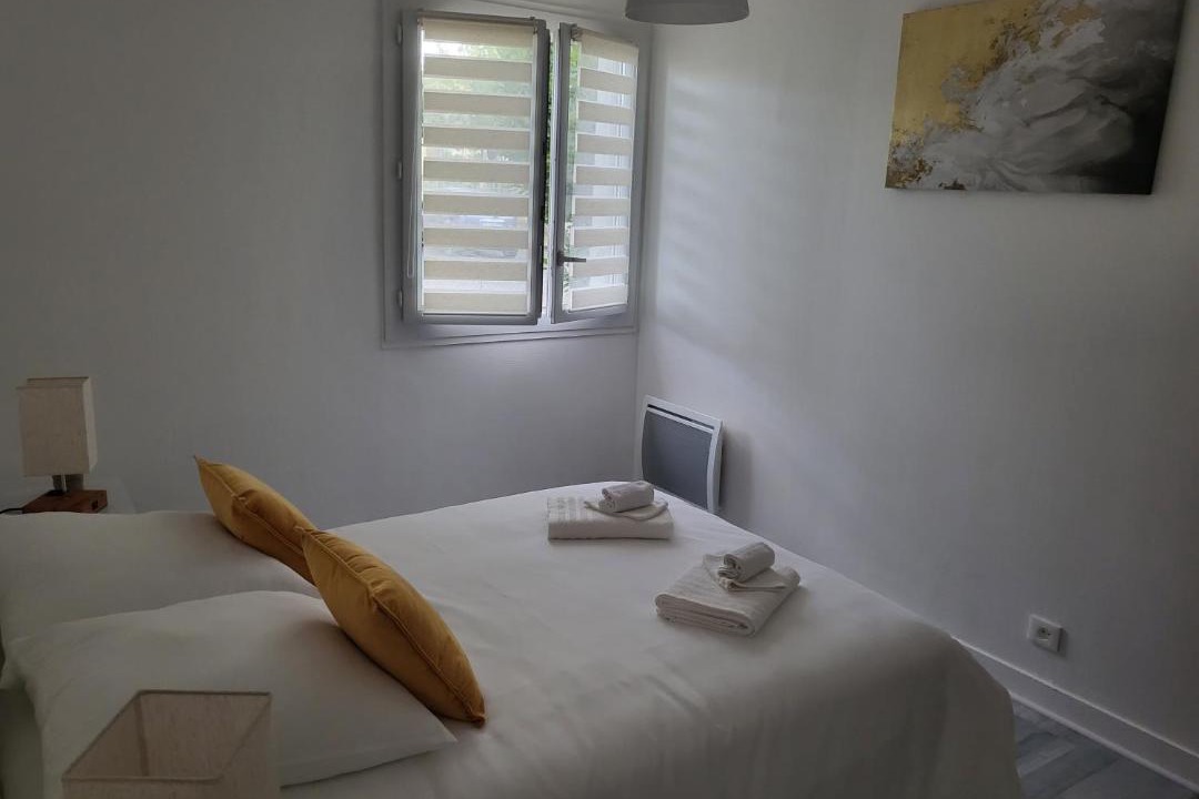 Photo of Bedroom in Le Buisson-de-Cadouin