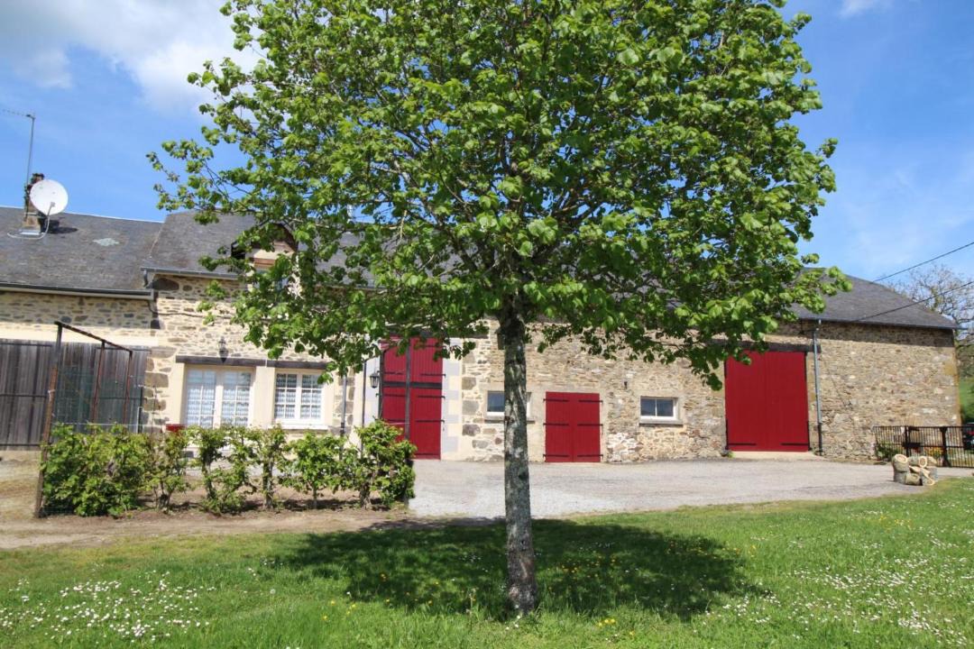 Photo of Buildings in La Croisille-sur-Briance