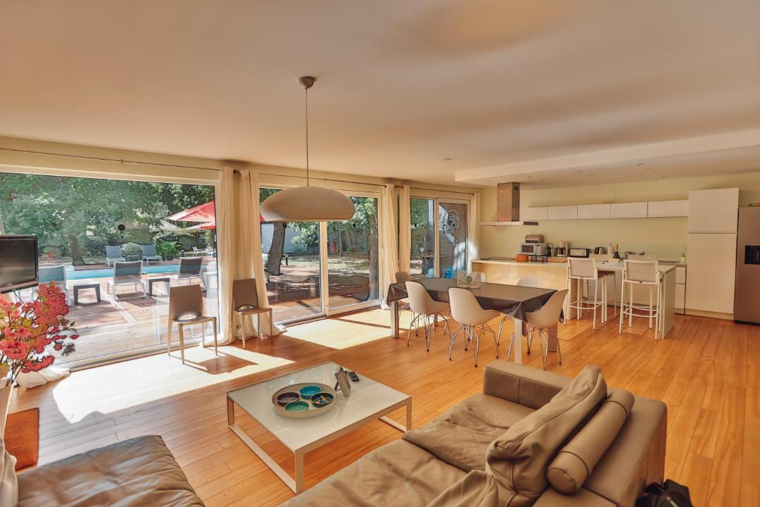 Photo of Livingroom in Grayan-Et-L'Hopital