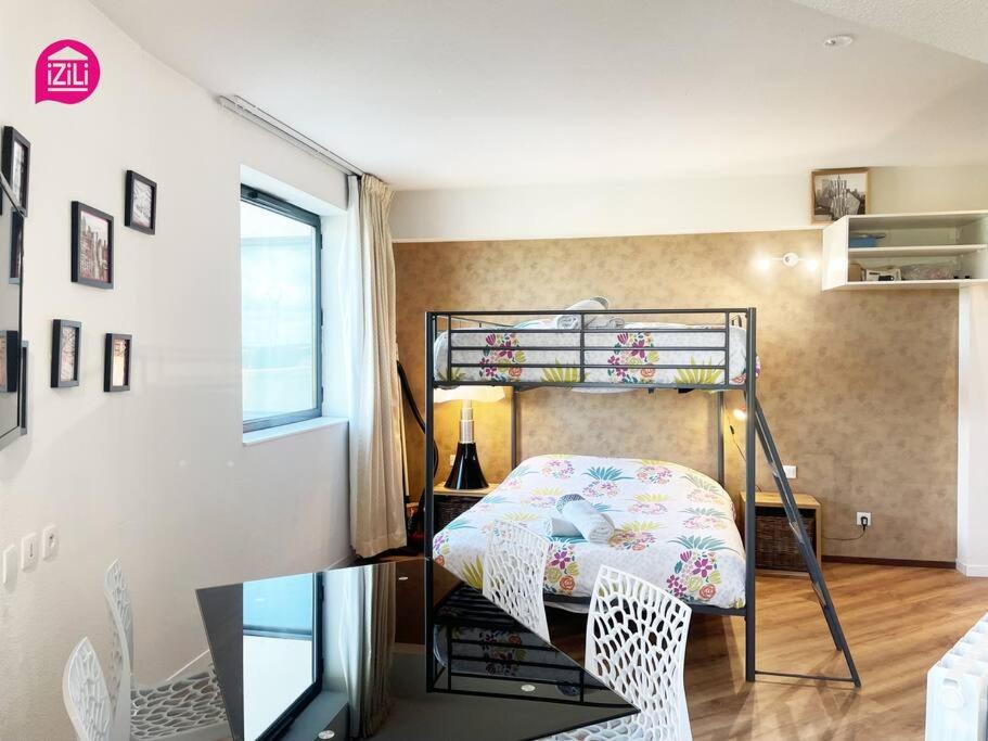 Photo of Bedroom in Chasseneuil-du-Poitou