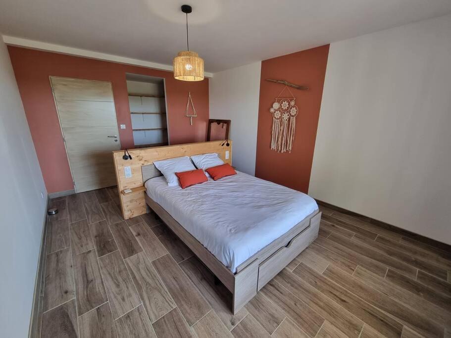 Photo of Bedroom in Pimbo