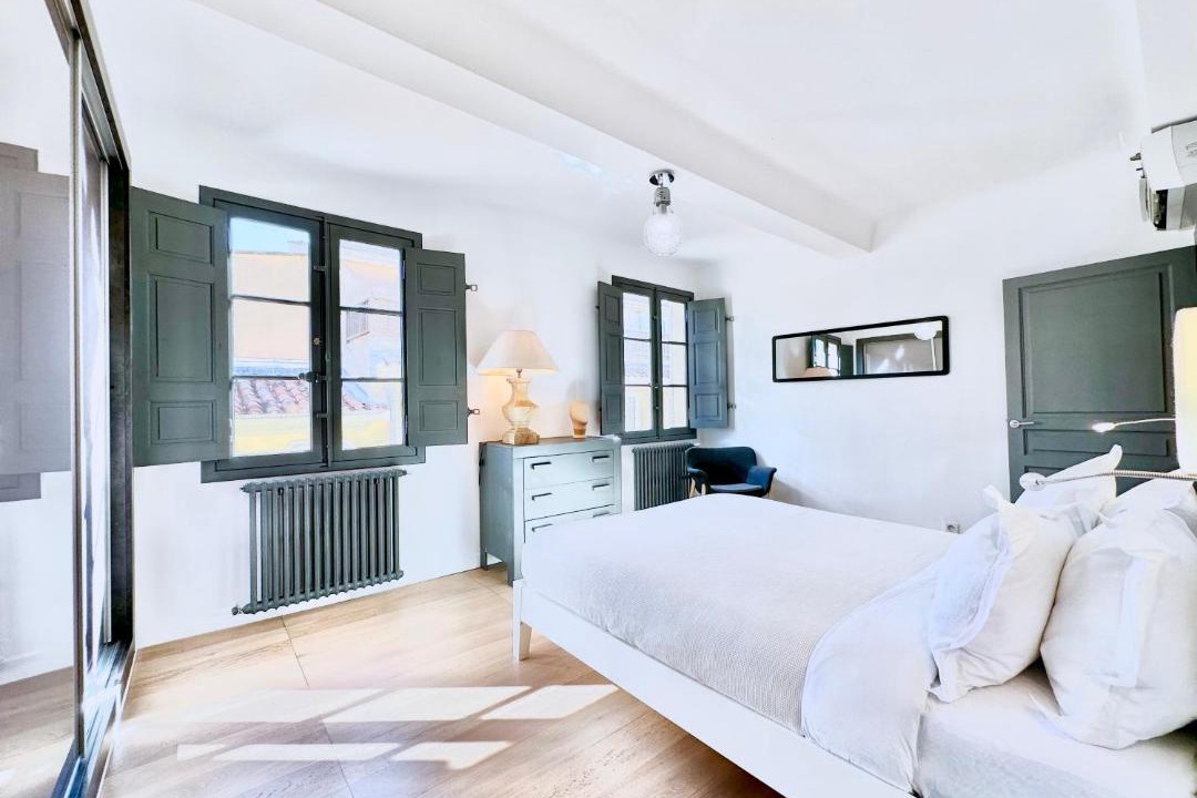 Photo of Bedroom in Mazarin Quarter