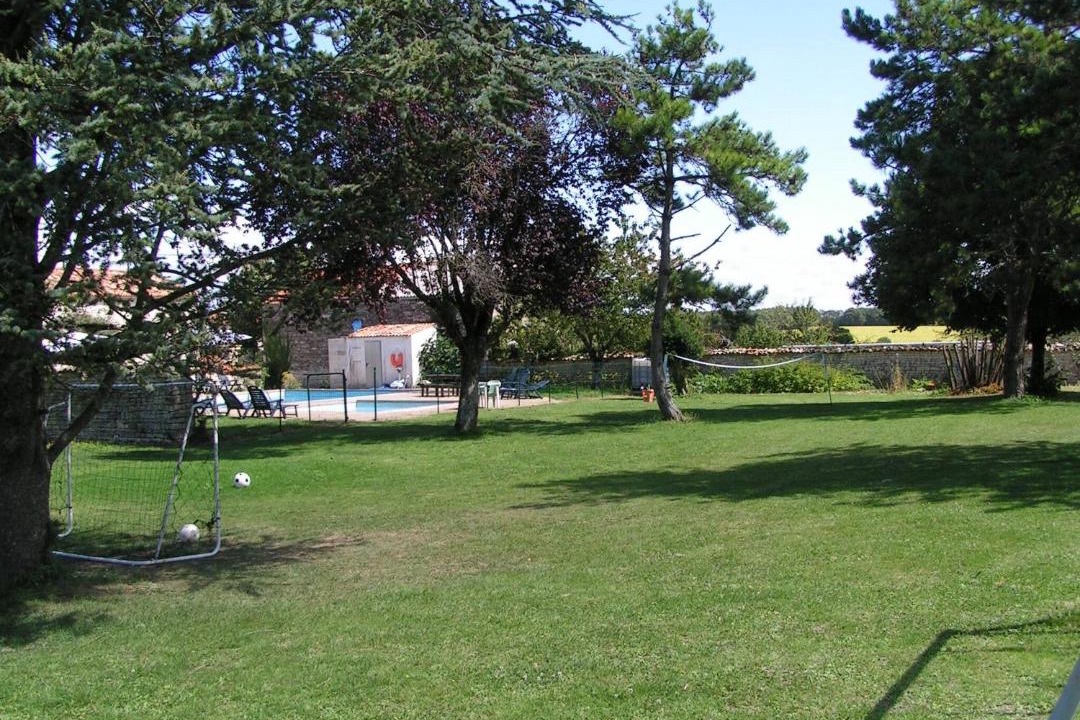 Photo of Buildings in Duil-sur-le-Mignon