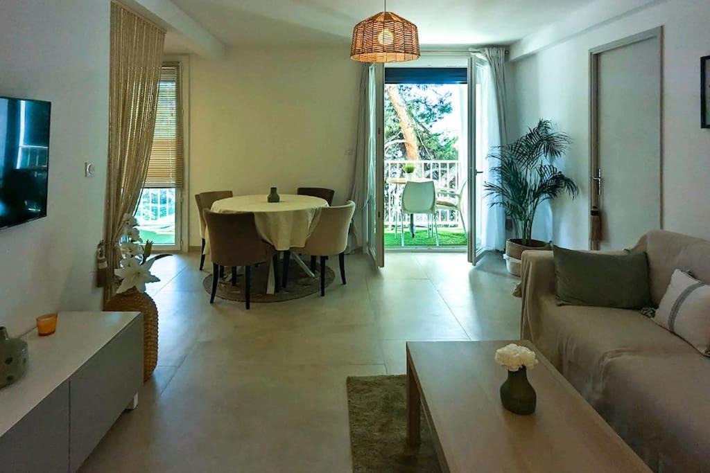 Photo of Livingroom in Vielle-Chapelle