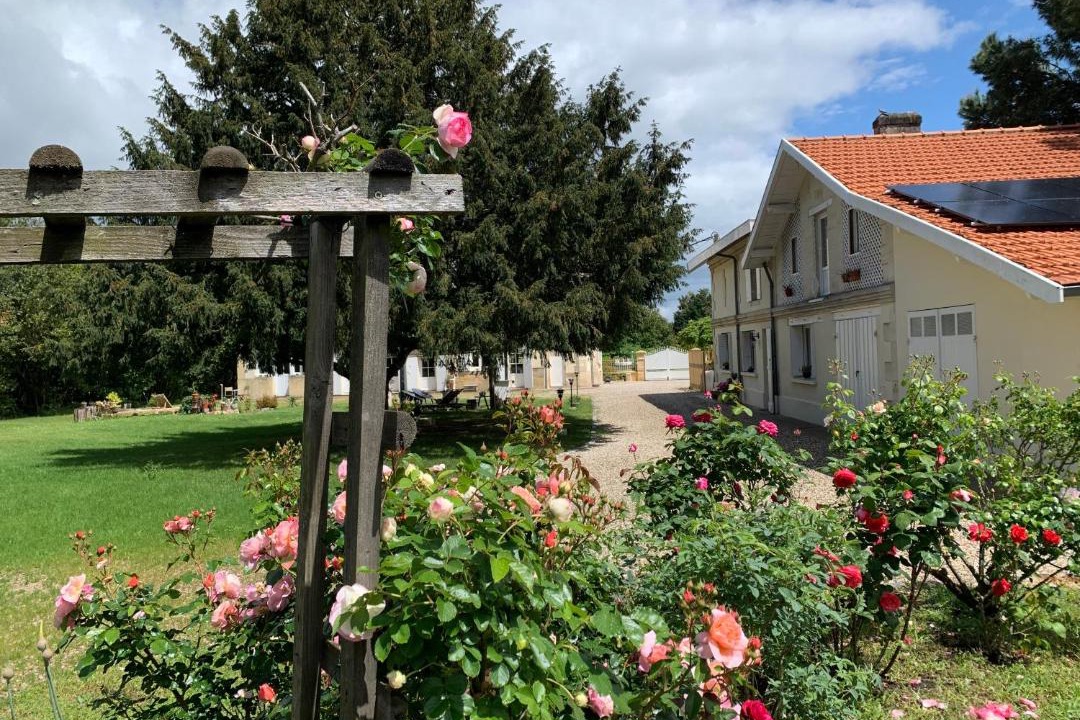 Photo of Buildings in Ambares-et-Lagrave