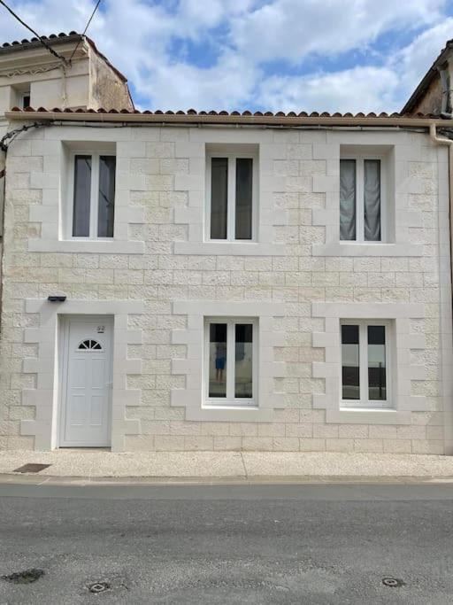 Photo of Buildings in Saujon