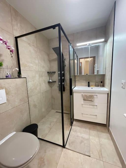Photo of Bathroom in Saujon