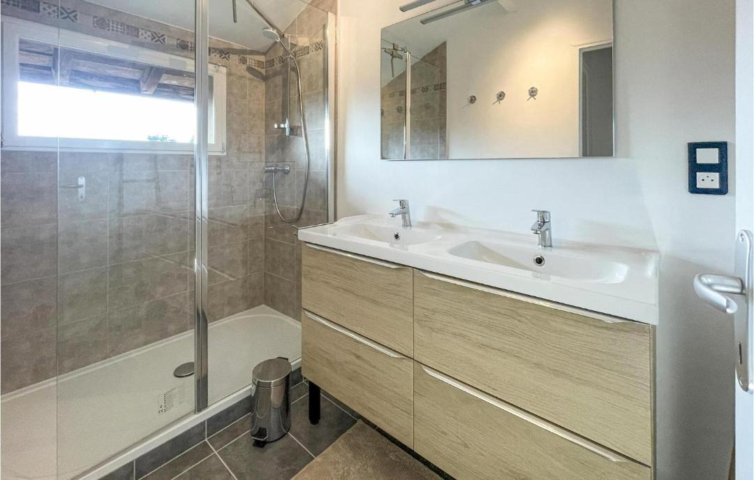 Photo of Bathroom in Labastide-dArmagnac