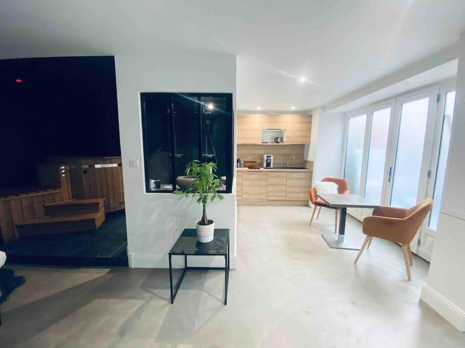Photo of Livingroom in Saint-Bruno - Saint-Victor