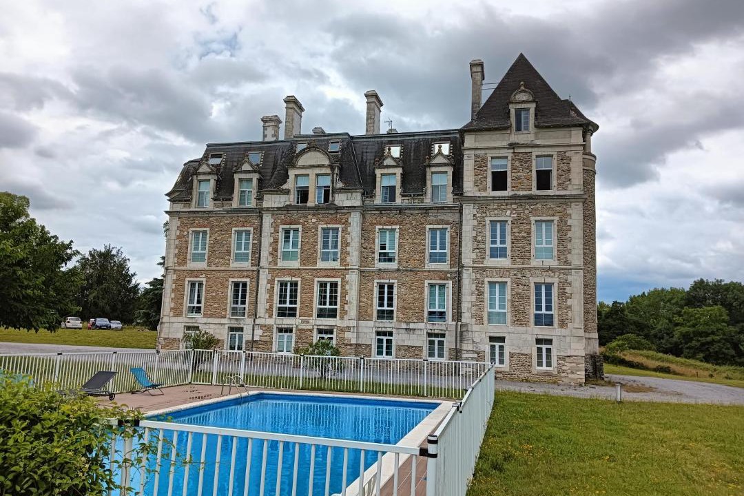 Photo of Buildings in Escos