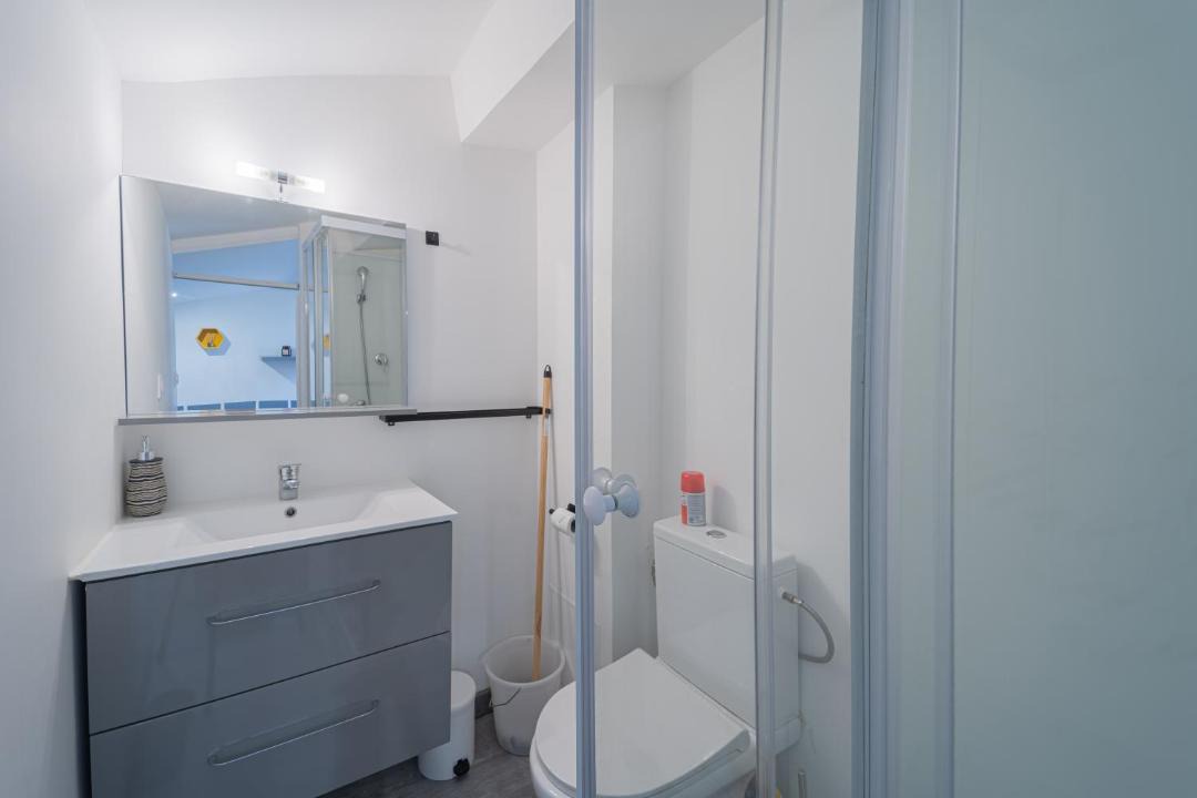 Photo of Bathroom in Libourne
