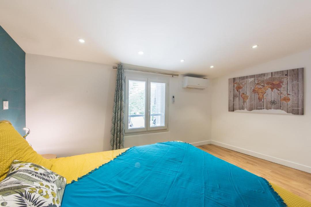 Photo of Bedroom in Hyeres City Centre
