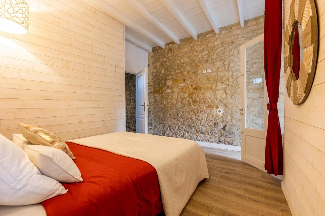 Photo of Bedroom in Vertheuil