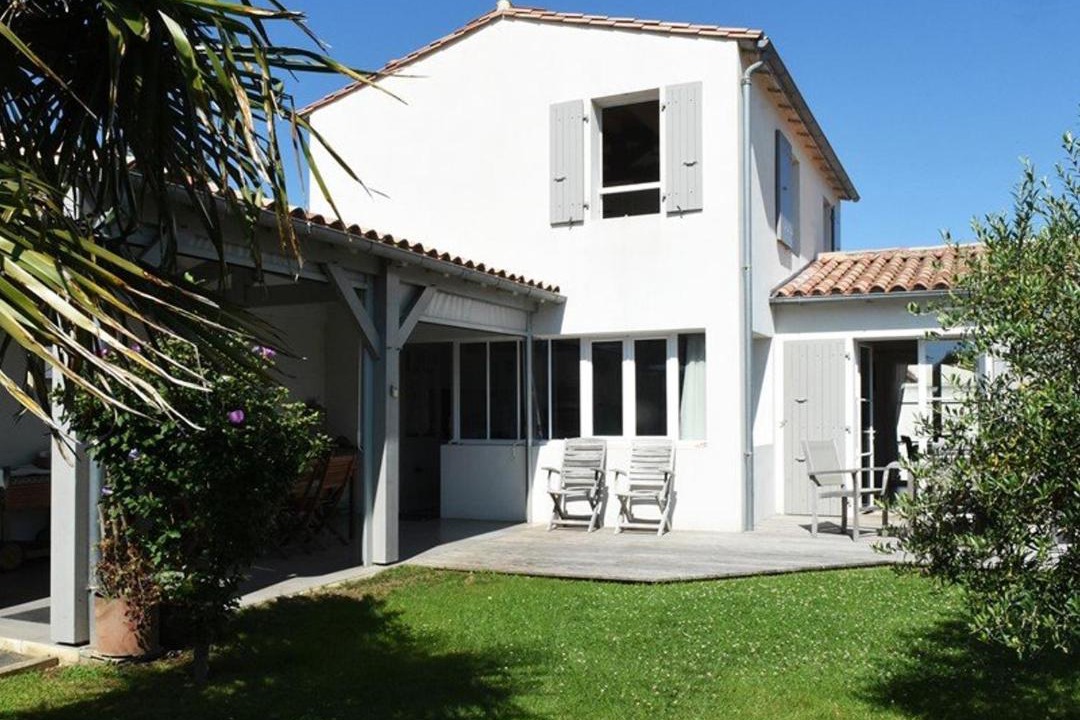 Photo of Buildings in Les Portes-en-Re