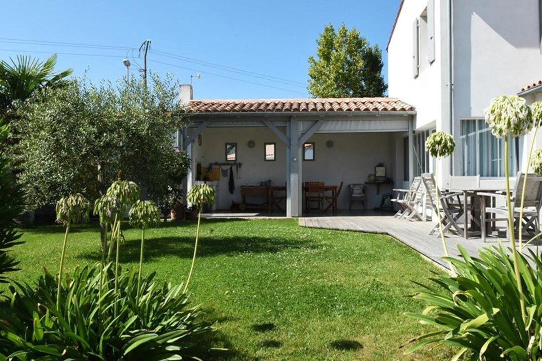 Photo of Buildings in Les Portes-en-Re