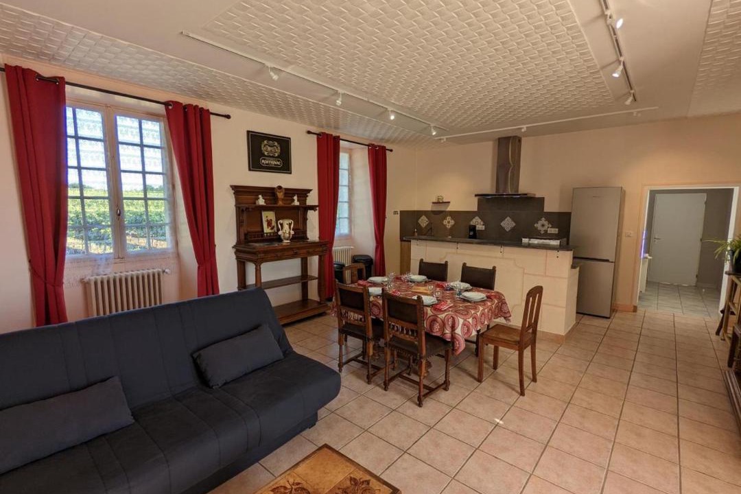 Photo of Livingroom in Cherves-Richemont