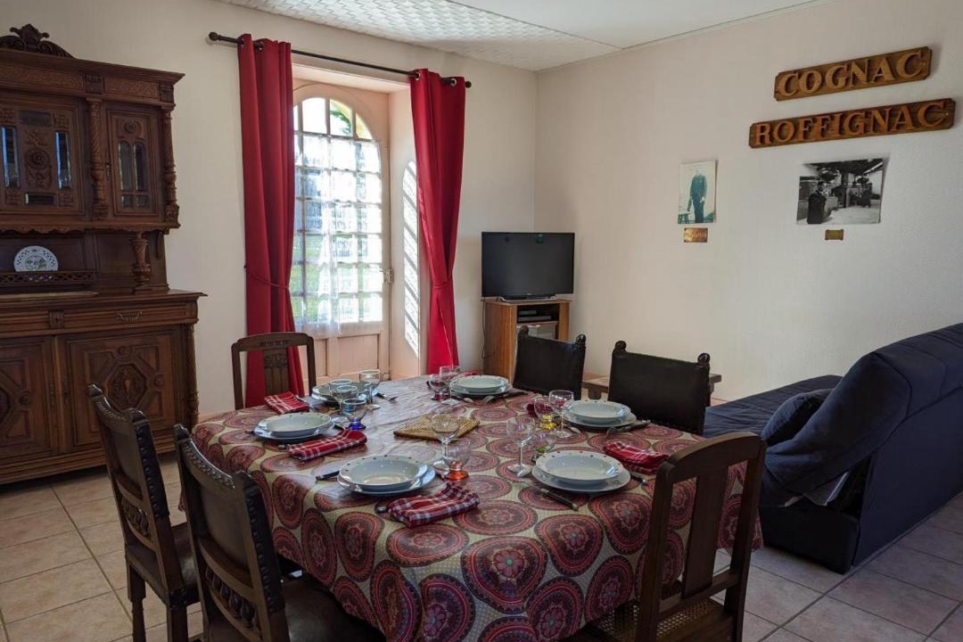 Photo of Livingroom in Cherves-Richemont