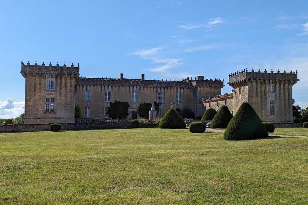 Photo of Buildings in Cherves-Richemont