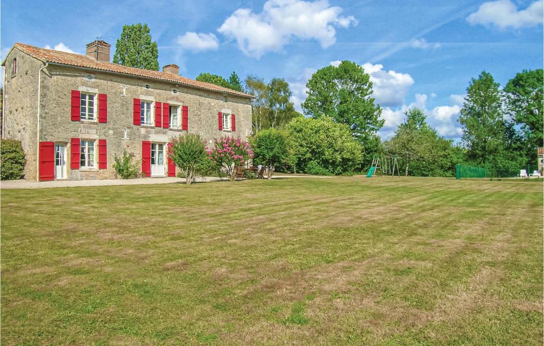 Photo of Others in Saint-Maixent-de-Beugne