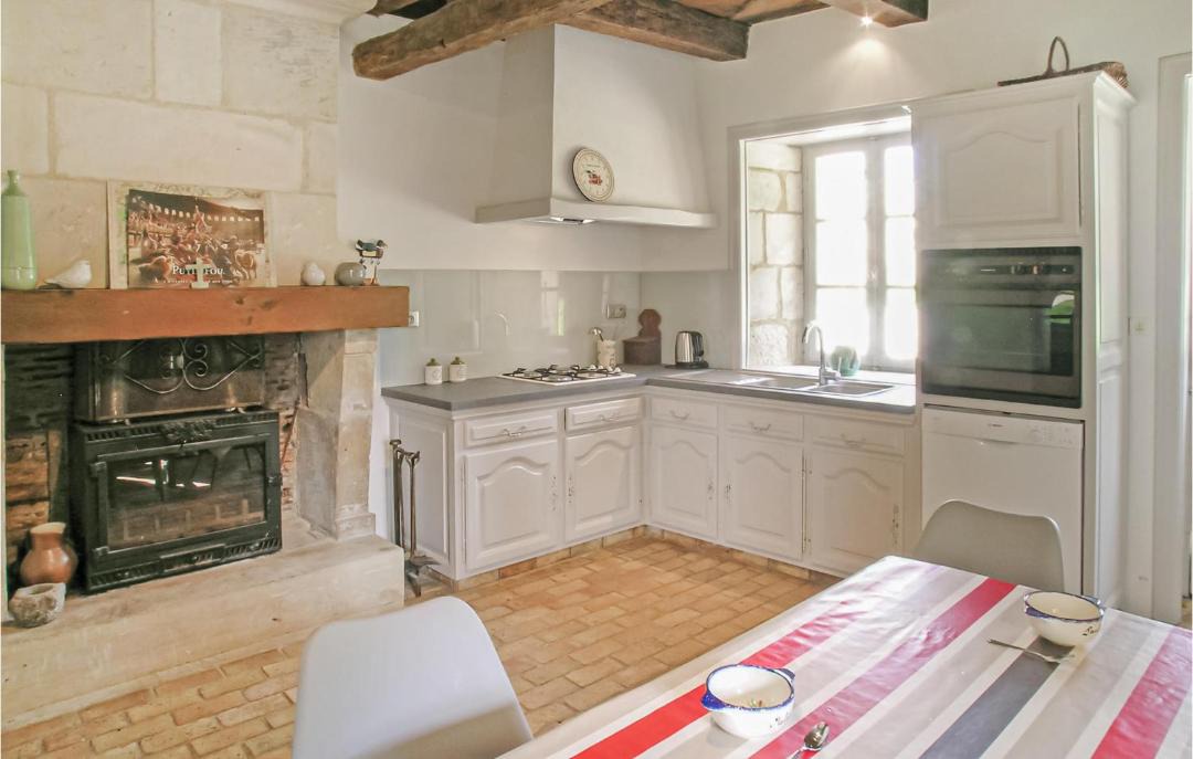 Photo of Kitchen in Saint-Maixent-de-Beugne