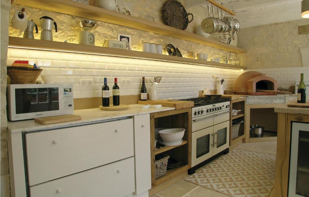 Photo of Kitchen in Saint-Martin-des-Combes