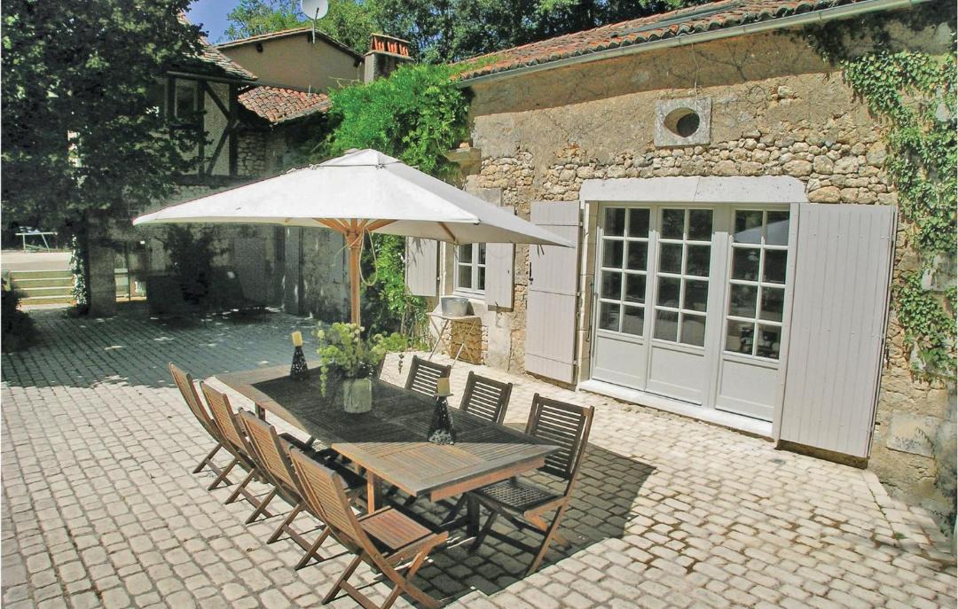 Photo of Others in Saint-Martin-des-Combes