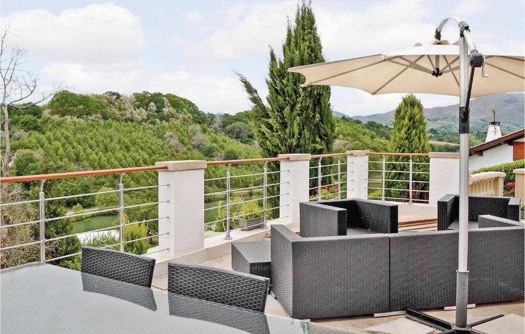 Photo of Patio Balcony in Saint-Pee-sur-Nivelle